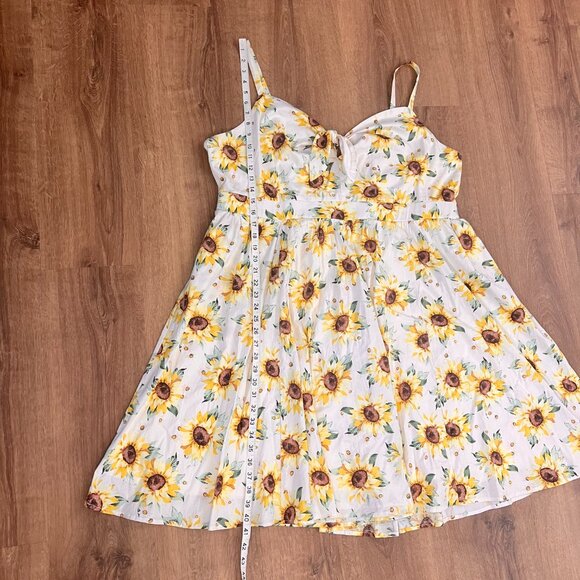 Torrid Mini Poplin Tie-Front Skater Sunflower Dress Sz 3X - Picture 9 of 13